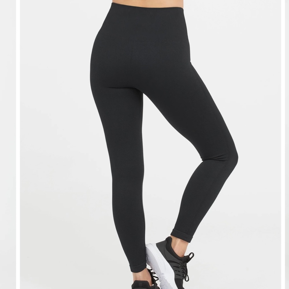 Spanx - Seamless Sculpt Ribbed Set - Picture 3 of 4
